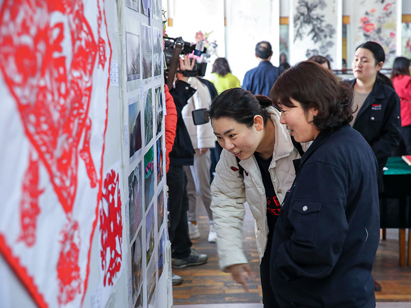 Female workers art exhibition Female workers art exhibition